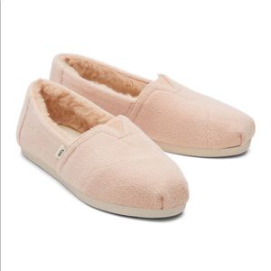 NWT Toms Alpargata Fleece Shoes